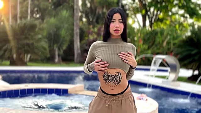 اماتور سبزه, لاتین اماتور, آماتور فضای باز, اماتور پستون, سینه کوچک, سینه کوچولو جوان, نو جوان خود ارضایی