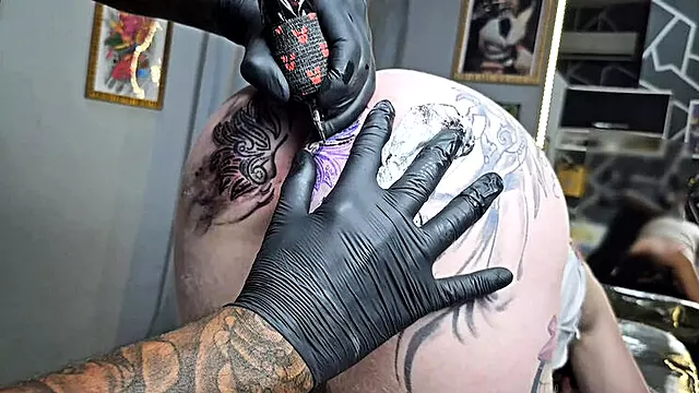 Amateur Blonde Teen Gets Her First Anal Tattoo Change - Homemade Brazilian Couple Twerking
