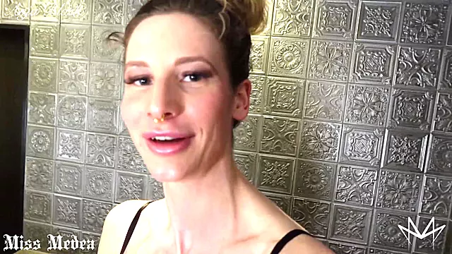 Amateur Ebenholz Gangbang, Amateur Sklave, Ebenholz Gangbang, Femdom Sklave, Handschuhe Femdom