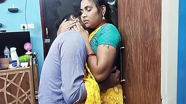 Mallu Hot Girl Half Saree Romance With Lip Lock, Desi Malayali Girl Half Saree Hot Romance With Lip Lock, Mallu Couple With Hot Kiss