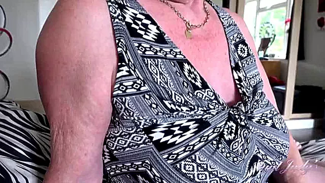 Abuela Amateur, Meada Amateur, Amateur Casero, Culos Y Vajinas, Abuelas Tetonas, Tetonas Caseras