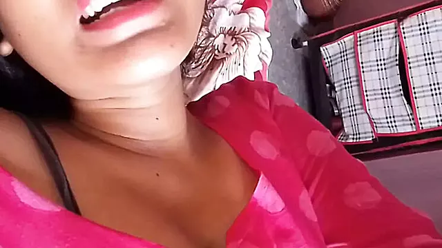 Indian Girl in Pink Suit Fingering and Masturbating to Orgasm