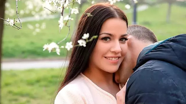 Leggins, Teen, Teen Kysse, Brunette Ung, Første Håndjob, Erotisk, Tynde Teen, Kysser, Spinkle Ben