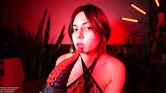 MURMURIEL Takes Big Dildo In Tight Pussy And Ass