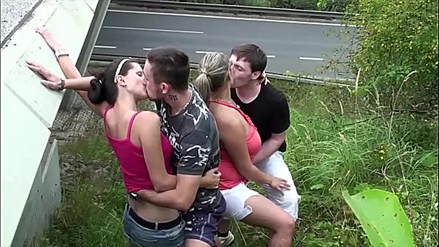 Grubo Jebanje Babe, Babe In Orgy, Jebanje Sisate Grubo, Pusenje Kurca Tinejdzeri, Kurac, Grubo