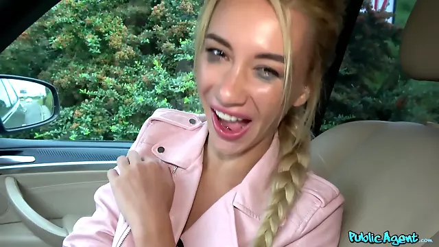 Elle Se Fait Lecher La Chatte, Russes Blonde, Bite Sous La Douche, Minet Dans Les Toilettes
